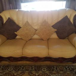 3 and 2 seater leather sofa in cream colour.  They're beautiful and well looked after  sofa. Just selling because getting corner sofa. collection only from windle avenue Blackley.