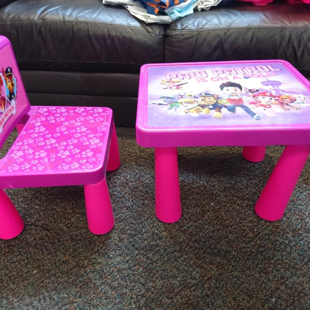 Paw Patrol table and chair in L4 Liverpool für £ 3,00 zum Verkauf