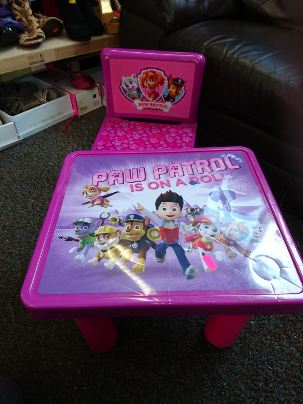 Paw Patrol table and chair in L4 Liverpool für £ 3,00 zum Verkauf