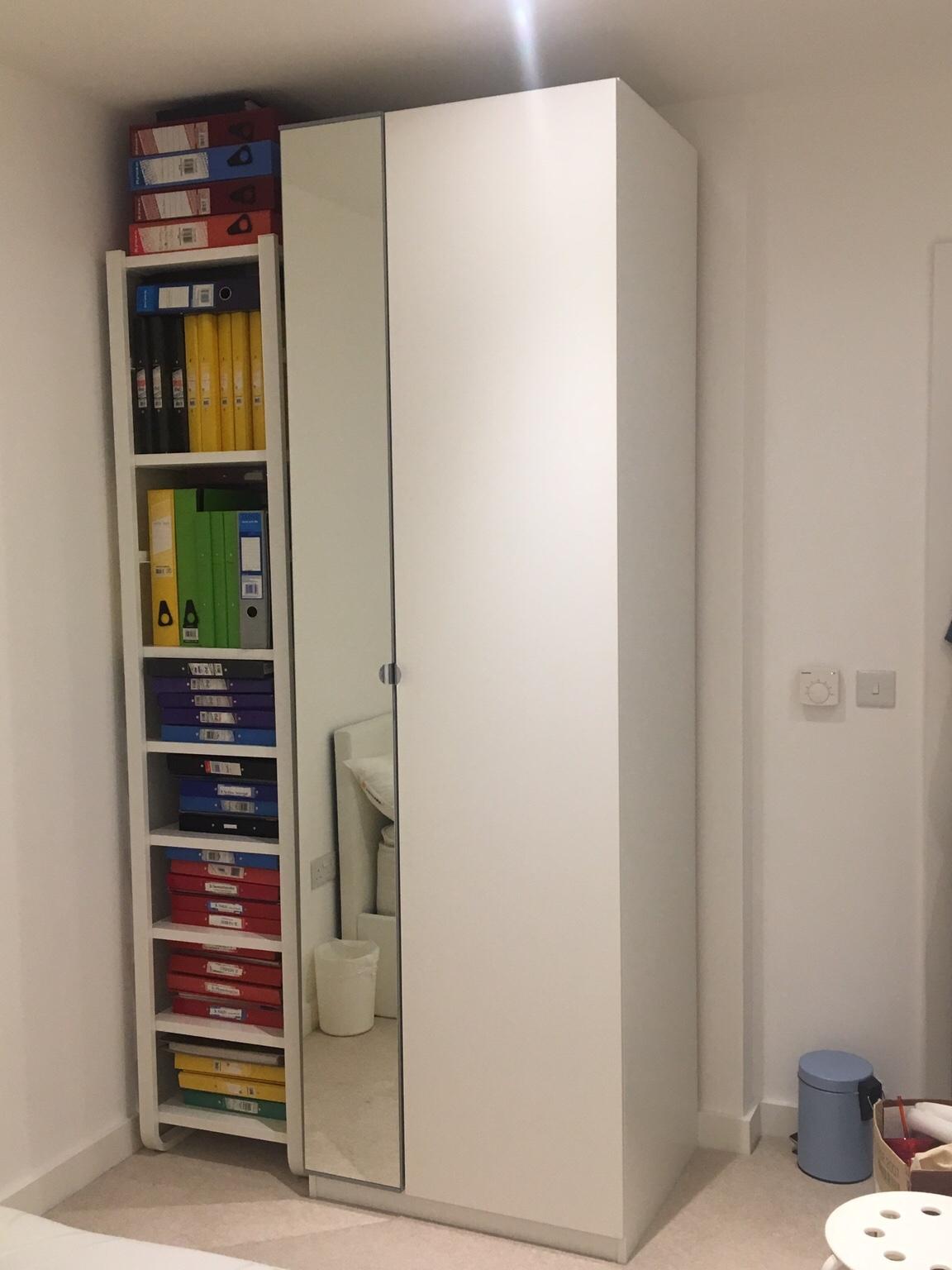 White Ikea Pax Wardrobe - 75cm x 60cm x 236cm in N1 Islington für 45,00 £ zum Verkauf
