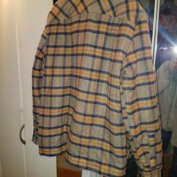 Hallo biete hier eine nagelneue Jacke von patagonia in Größe L. Sollte ein Geschenk sein aber gefällt leider nicht. Neupreis war 170€, Etikett noch dran da ungetragen.