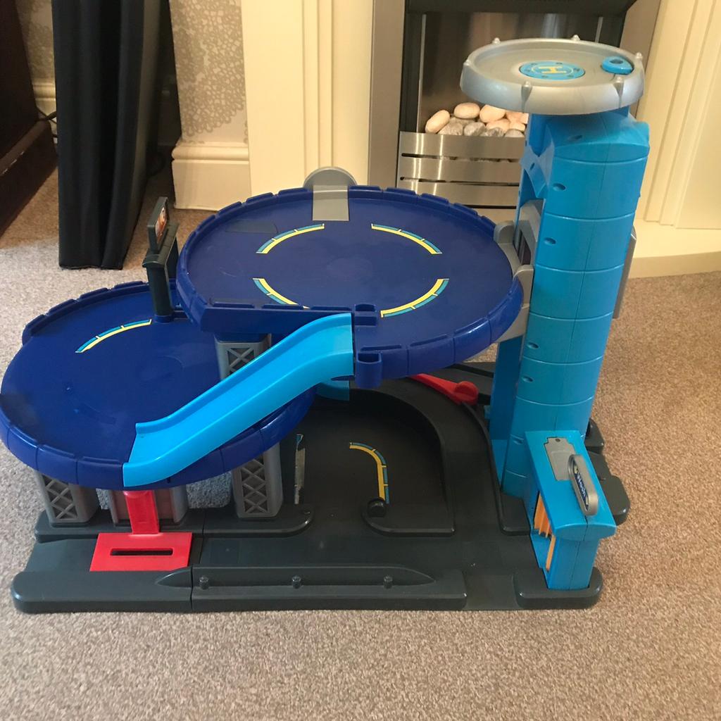 ELC car garage - with lights and sounds in B97 Redditch für 5,00 £ zum ...