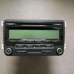 Verkaufe ein VW Radio RCD310 war in meinem Passat verbaut und wurde durch ein Navi ersetzt.
Funktioniert einwandfrei