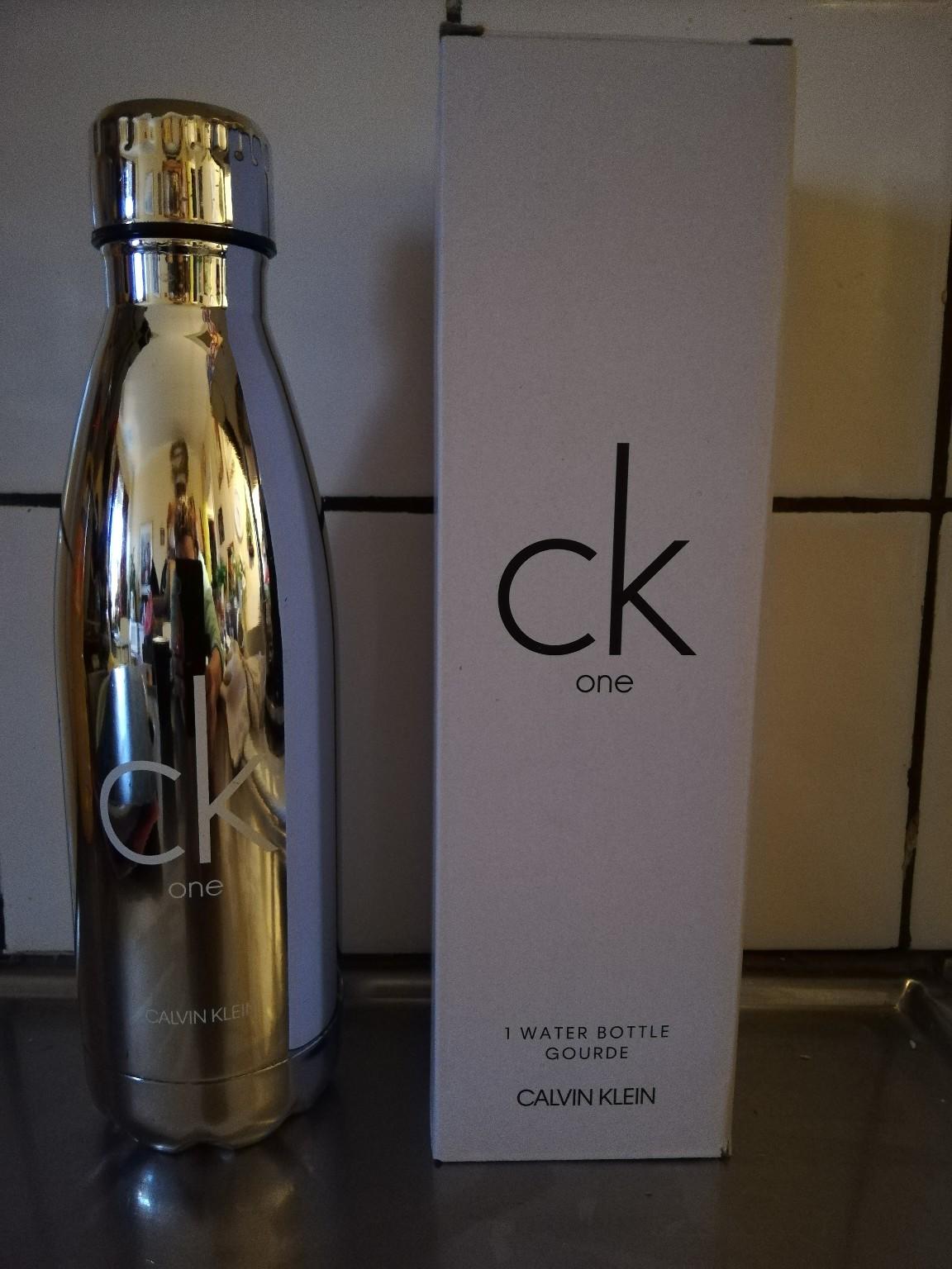 Calvin Klein water bottle in 90355 Umeå für gratis zum Verkauf | Shpock DE