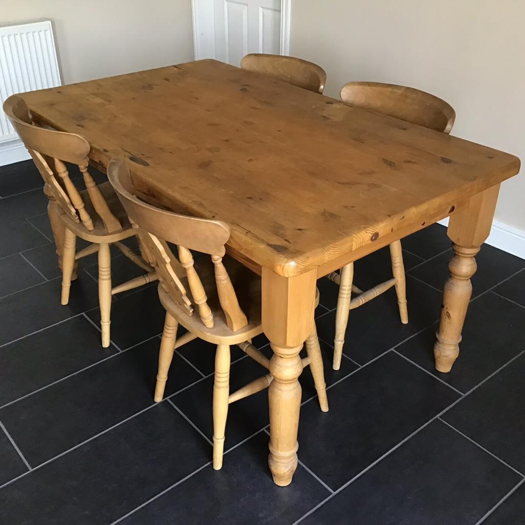 5ft farmhouse pine dining table & chairs in CT19 Shepway für 125,00