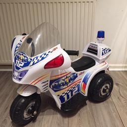 Good condition. Has a police siren at the back. Suited for 18 months plus
Good Xmas present