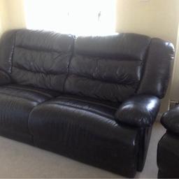 Very comfortable sofa and chairs all electric reclining