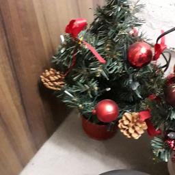 süßer weihnachtsbaum mit lichterkette. ca. 30 cm hoch