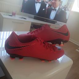 Nike Mercurial Football boots
Size 11
Used 4 times, never used on grass just 3G, great condition
Only selling as got another pair that I wear more often