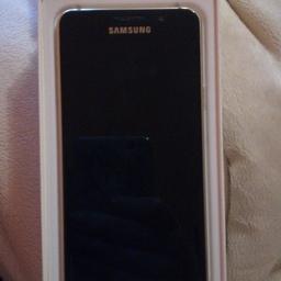 Samsung Galaxy A3 2016 in gold mit Verpackung
Wurde 2 Jahre benutzt
FÜR Red Bull Mobile Netze offen
Neuwertiger Zustand
Ohne Ladekabel und Kopfhörer