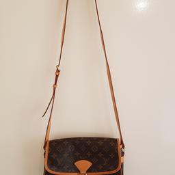 Genuine Louis vuitton sologne crossbody bag, used but still in good condition. There are signs of wear on the leather as pictured, any questions please ask x