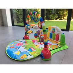 Surreal 3 in 1 baby piano play gym With colourful playmat, lights and toys ring!
Used but in excellent condition, like NEW
Suitable up to 18 months
Usually RRP £39