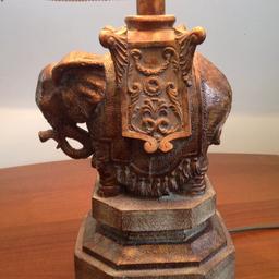 Beautiful elephant table lamp complete with shade. The base is approx 12 inches high and shade is 9 inches.
Item In very good condition.

Collection is from Sutton in Ashfield or could be picked up from Derby by prior arrangement.