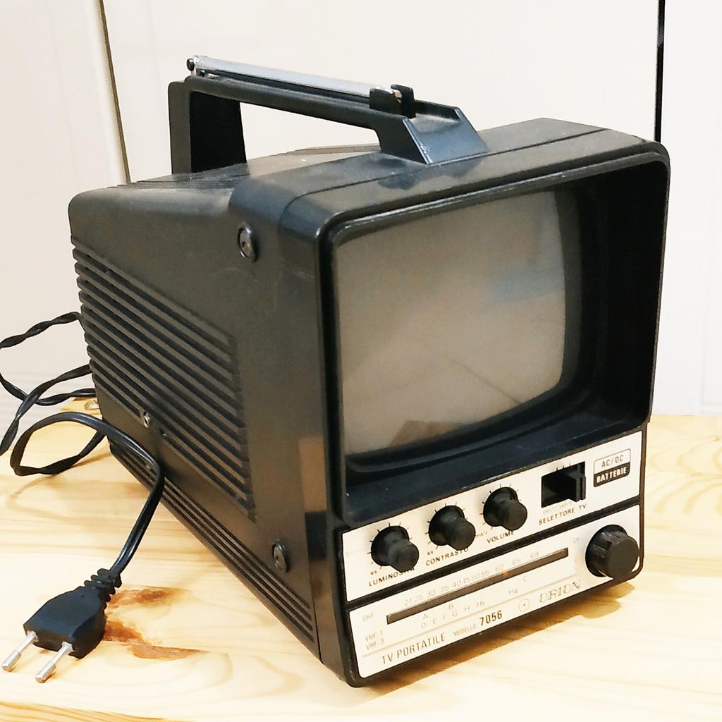 MINI TV PORTATILE VINTAGE in 28066 Galliate for €10.00 for sale