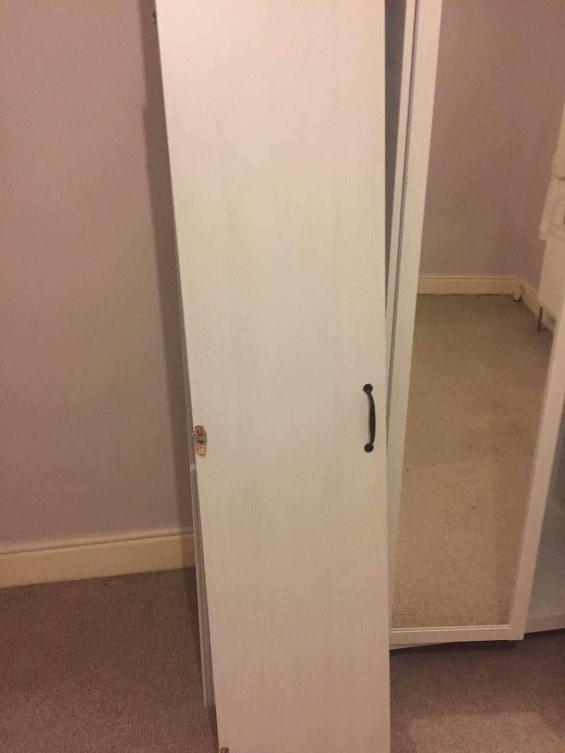 ikea triple wardrobe with mirror in WA14 Trafford für 10,00 £ zum