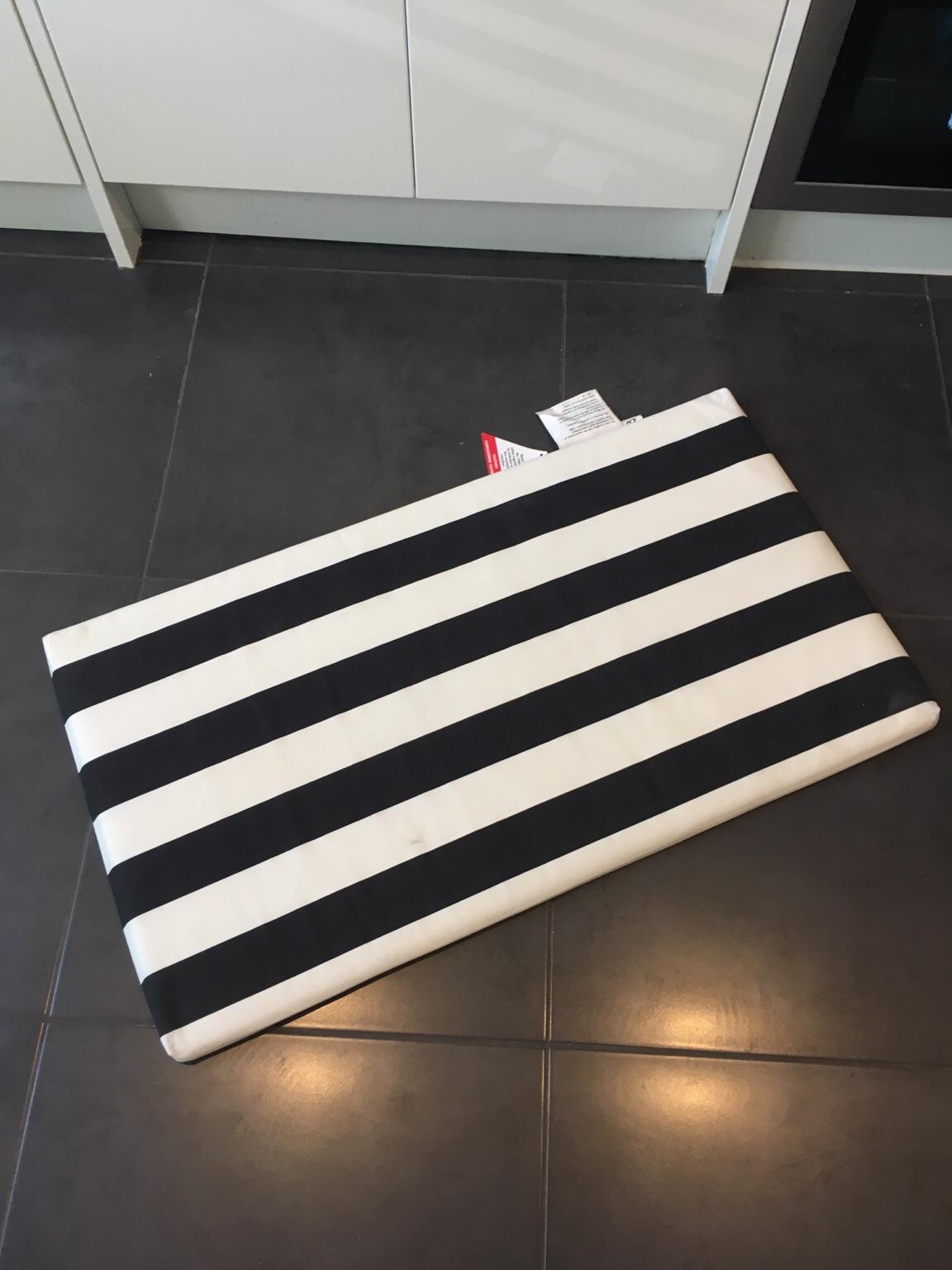 IKEA Hemmahos bench pad in SW14 Thames for 5.00 for sale Shpock