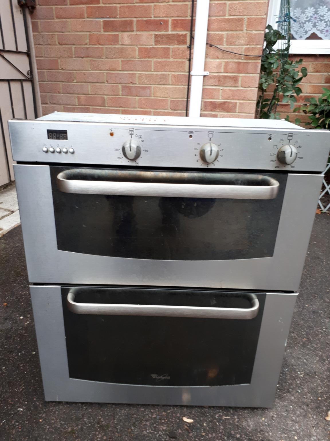 Whirlpool built in electric double oven AKP95 in SO53 Valley für £ 50