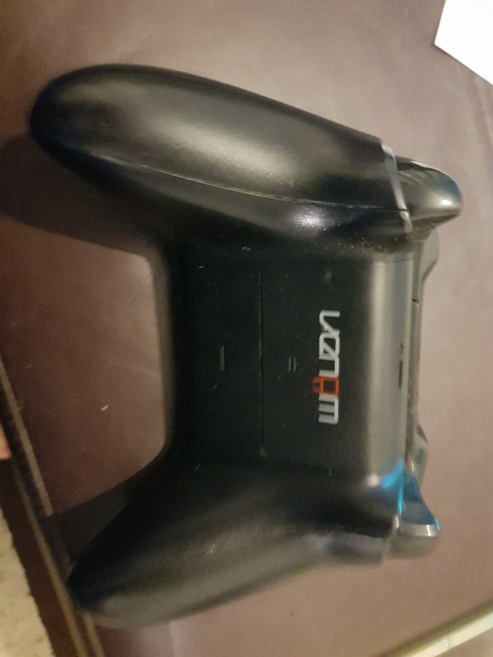 xbox one controller with venom battery pack in HG1 Harrogate for £25.00