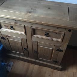 Oak look units
Few marks on them but still good condition
Pick up only