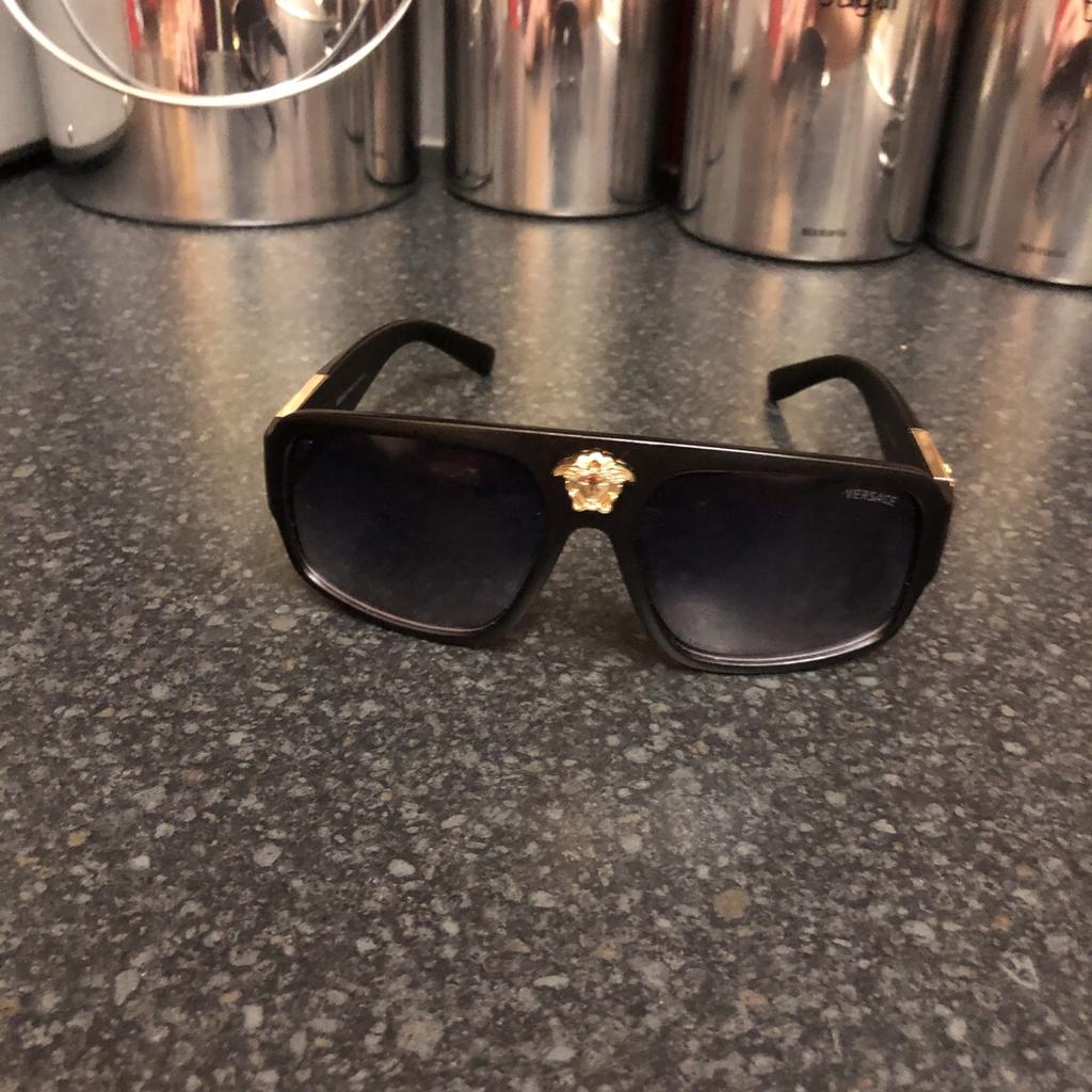 Versace Sunglasses VE1574 in SW10 Chelsea for £60.00 for sale | Shpock