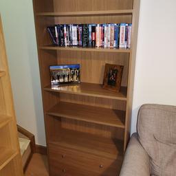 Bookshelf with 2 drawers in oak colour.
Great condition.

Size H180, W78, D29cm.
1 fixed shelf and 3 adjustable shelves