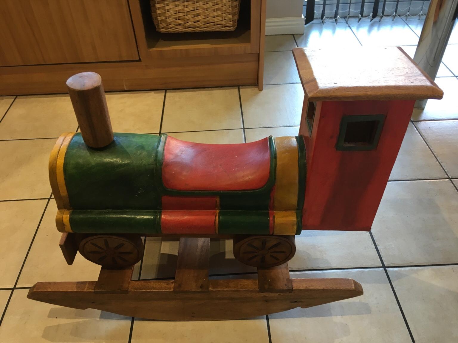 Wooden rocking Train in B97 Redditch für 12,00 £ zum Verkauf | Shpock DE