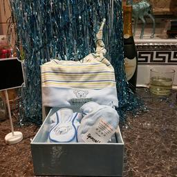 Brand new Harrods baby set newborn Hat & booties blue with gift box.