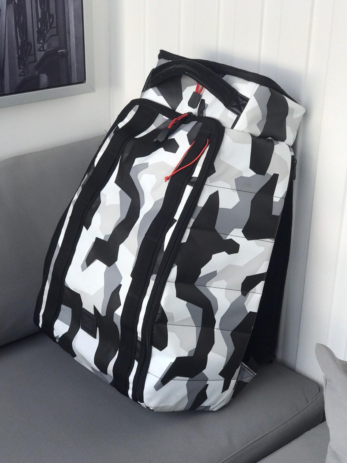 Douchebag White Camo Limited Edition in 602 13 Herstadberg für 1.800,00