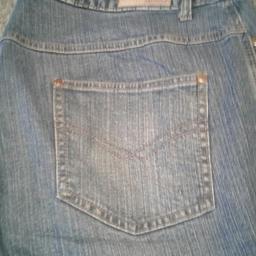 Jeans Marke arizona
Grösse48
weite schlag jeans
helle jeans
mir passt sie nicht mehr
Deswegen biete ich
sie zum Verkauf an