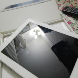 Vendo iPad Apple, per pezzi di ricambio, con memoria centrale flesciata e una piccola lesione sul display chiedo€25