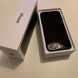 iPhone 7 32 GB Schwarz 
Gebrauchsspuren siehe Fotos 
Voll funktionsfähig /inklusive Original Verpackung +Ladekabel