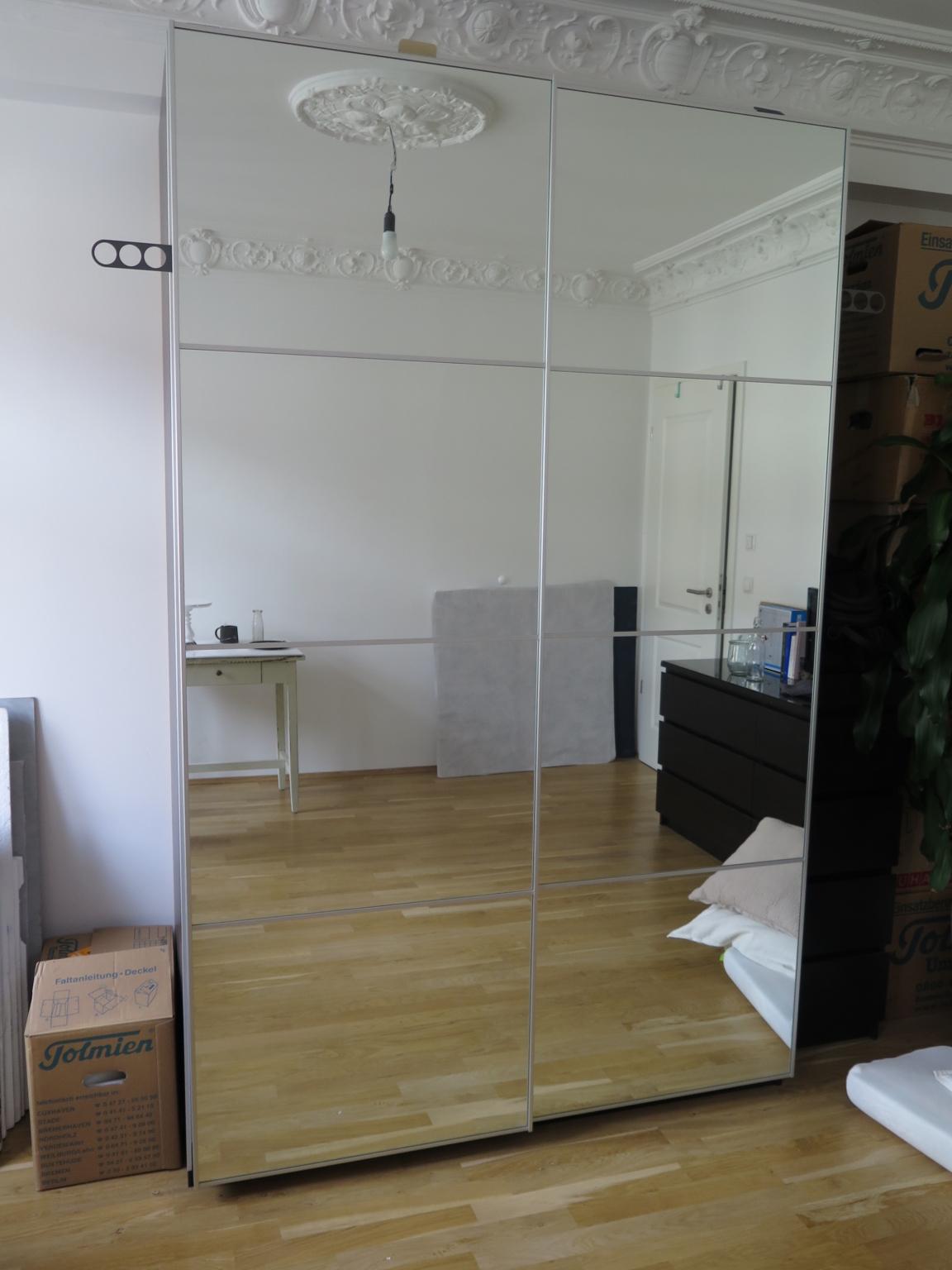 IKEA PAX mit Spiegeltüren an Selbstabholer in 04103 Leipzig for €300.00 ...