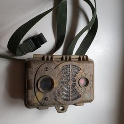 Verkauft wird hier eine sehr gut erhaltene Wildkamera von Spypoint. Die Kamera war nur wenige Tage im Einsatz, daher der sehr gute Zustand. Versand natürlich möglich