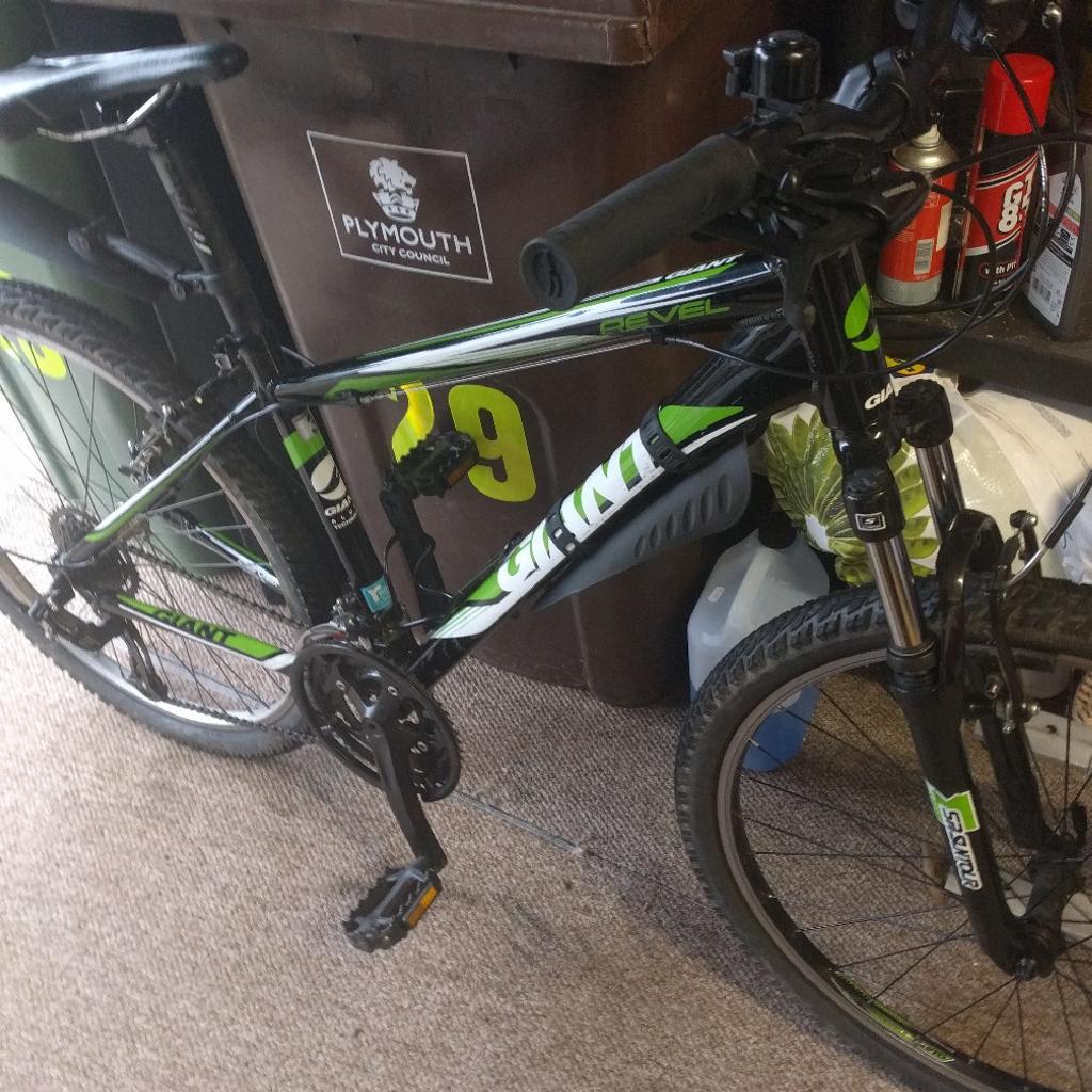 Giant Revel Mountain Bike 21 Speed GIANT REVEL Mountain Bicycle 18 Inch  Frame