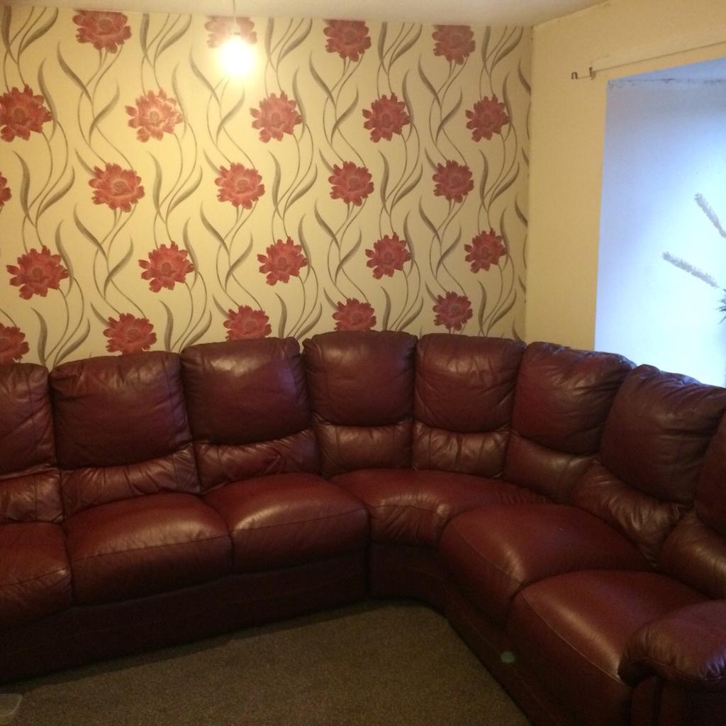 7 seater ox blood real leather sofa in TS3 Middlesbrough for £150.00
