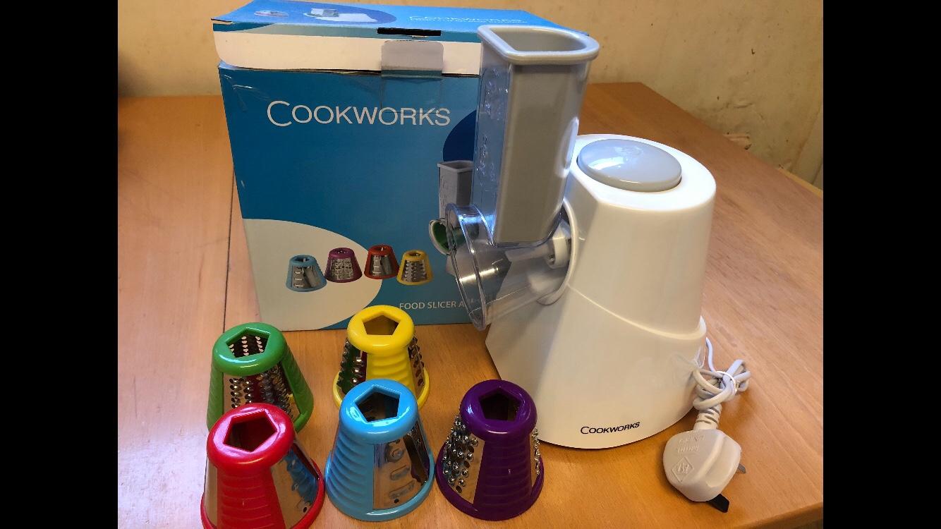 Cookworks food slicer and chopper in GU11 Rushmoor für 4,99 £ zum