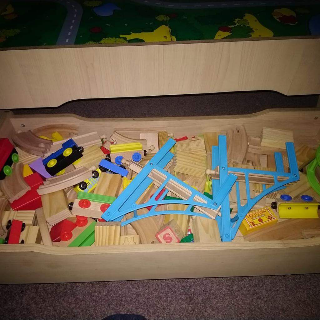 Wooden train set table in bolton f r 20 00 zum verkauf shpock de