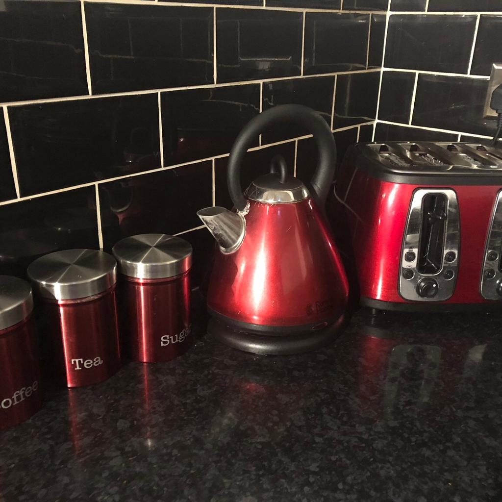 Russell Hobbs Kettle and Toaster Set in CV21 Rugby für £ 20,00 zum