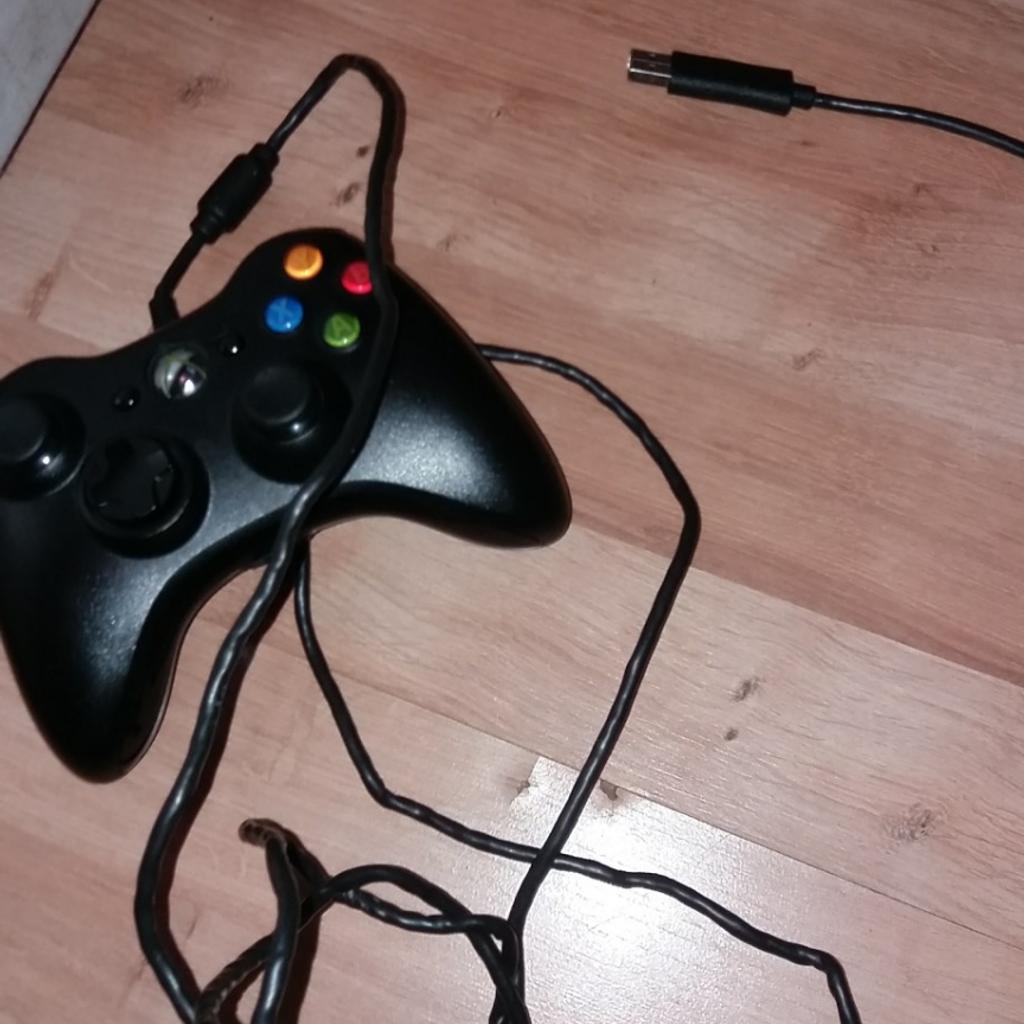 Xbox 360 wired controller in M25 Salford für £ 10,00 zum Verkauf