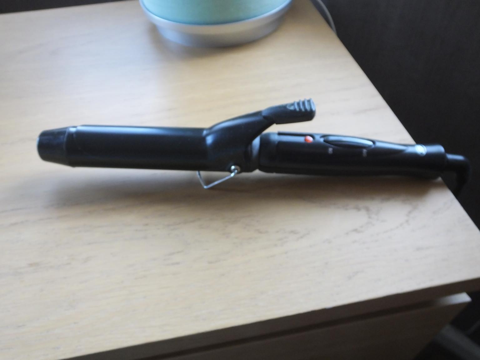 BOOTS Hair Curling Tongs Excellent Cond in CV3 Coventry for £3.00 for