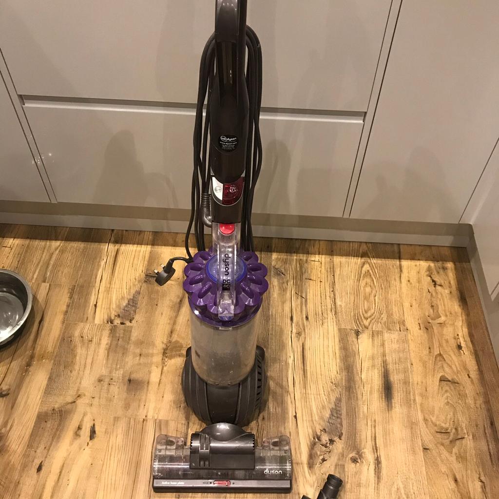 Dyson DC40 vacuum cleaner in MK41 Renhold für 40,00 £ zum Verkauf