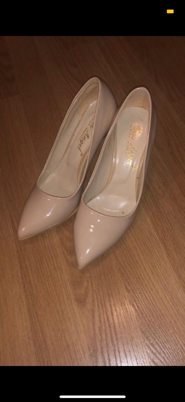 Pumps in 1160 Wien for €4.00 for sale Shpock