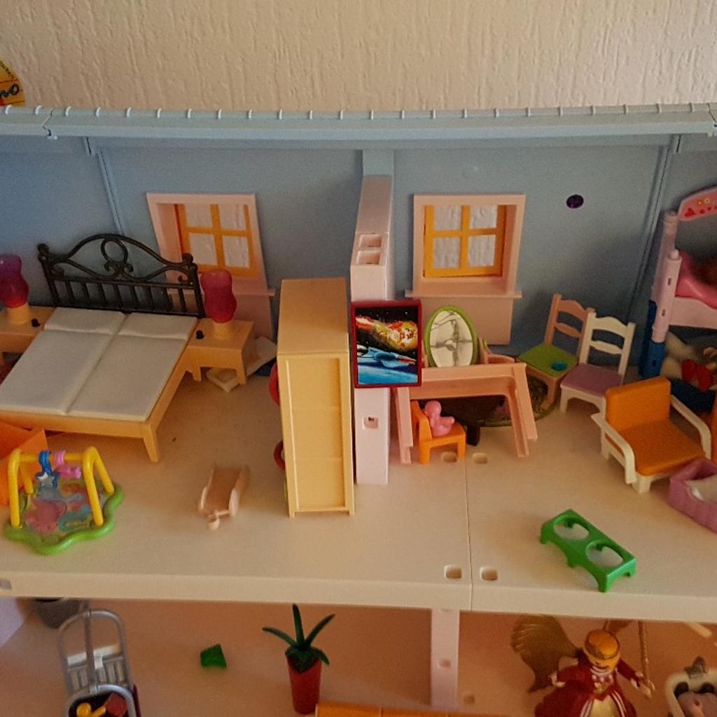 Großes Playmobil Puppenhaus In 74206 Bad Wimpfen Für € 11800 Zum Verkauf Shpock At 8196