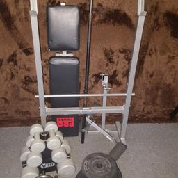 weight bench. adjustable seat.
2 little rips on seat see pics.
kept in storage so will need to be cleaned.
dismantled ready to go.