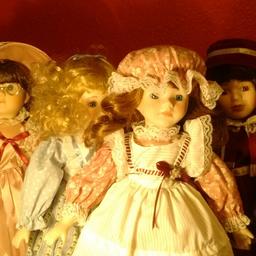 Collection of Porcelain Dolls X 4.
Classique Collection, all stamped on back of neck. Name & number. Excellent Condition. 3 with stands, one without.
Names:- Natasha, Rach, Louisa & Lou.
All in perfect condition, like new, beautiful gifts. Fantastic value £11 for collection!!!!