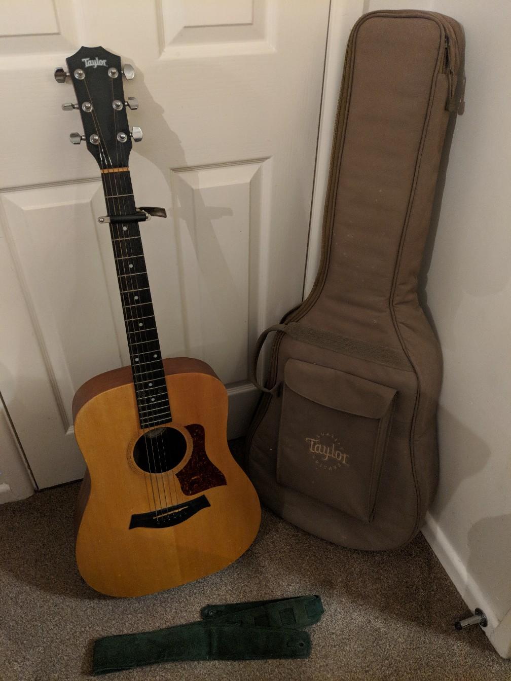 Taylor Big Baby acoustic guitar 307 in Wyre Forest for £250.00 for sale ...