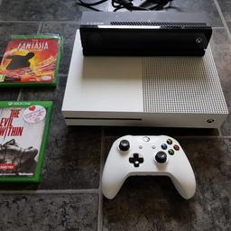 Xbox one s 500GB in excellent condition. Pad is about 2 months old

Includes all cables, 2 games and xbox one kinect

Can also sell for less without kinect 

Never used the kinect but think you need a adapter