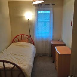 Single room for rent in Wigan close to town center,lidl,tesco.
Rent will be £55 p/w whit all bills including
Guarantees needed.
For more info. Contact me