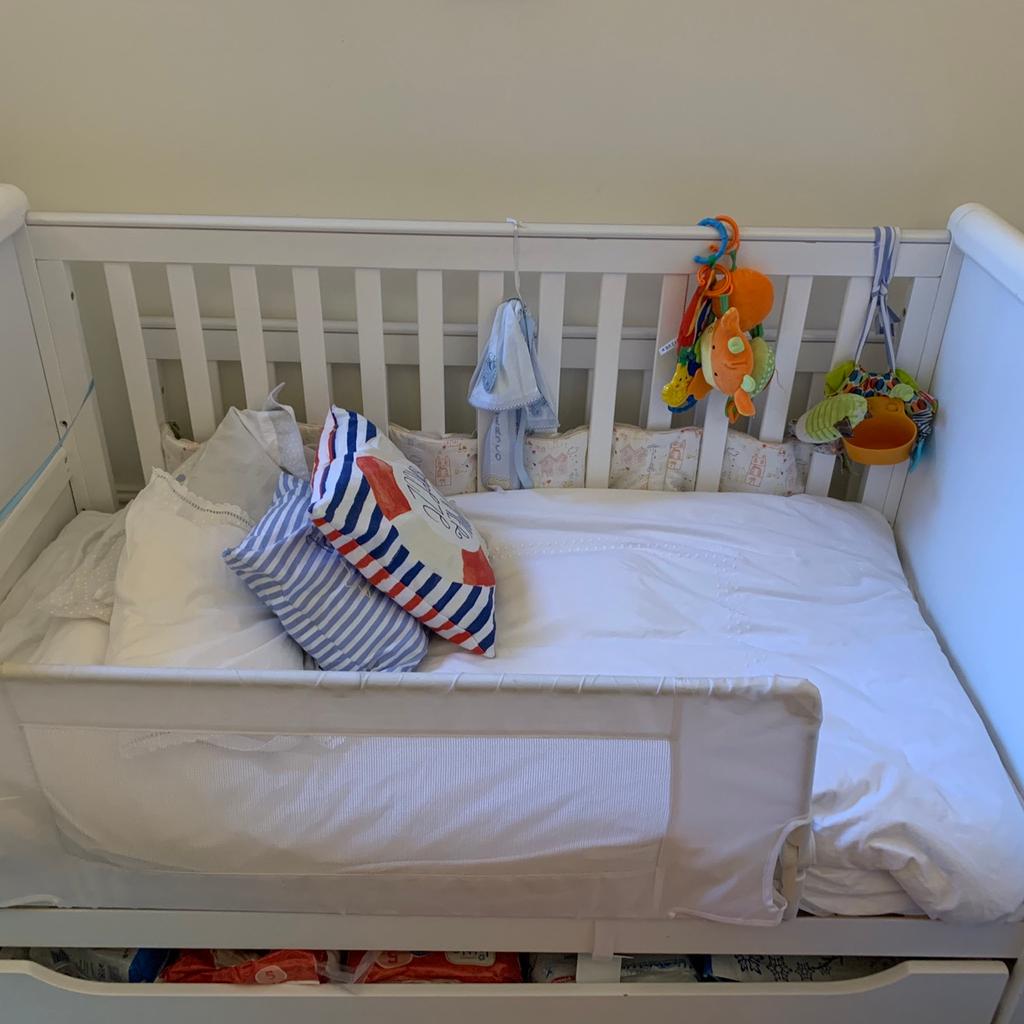 Cot bed with mattress in SW7 Chelsea für 100,00 £ zum Verkauf Shpock DE