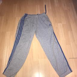 Adidas men’s tracksuit bottoms only
Good condition 
Genuine 
Size M (medium)
Pick up only cash only

